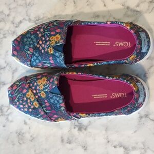 Toms Women's size 7
